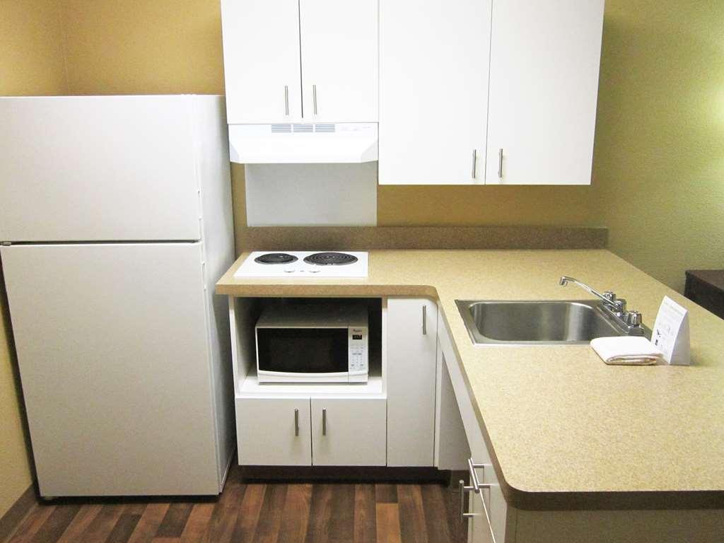 Extended Stay America Suites - Grand Rapids - Kentwood Room photo